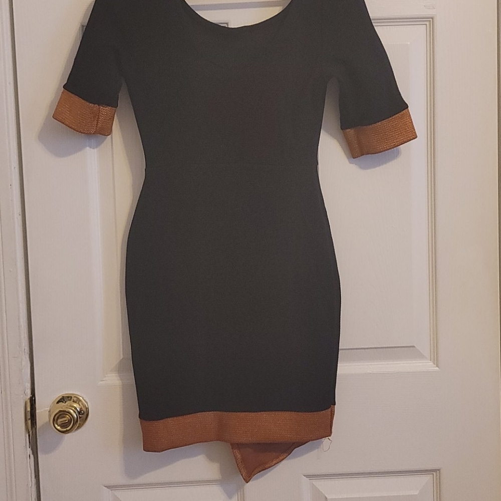 Dress - Picture 4 of 4